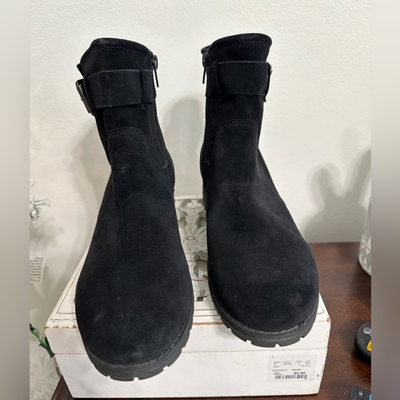 Clarks suede bootie - Picture 2 of 6